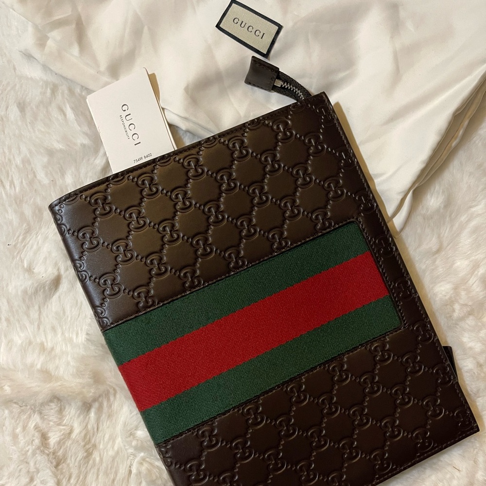 Gucci Zip Pouch Clutch (unused with dust bag) Dark Brown